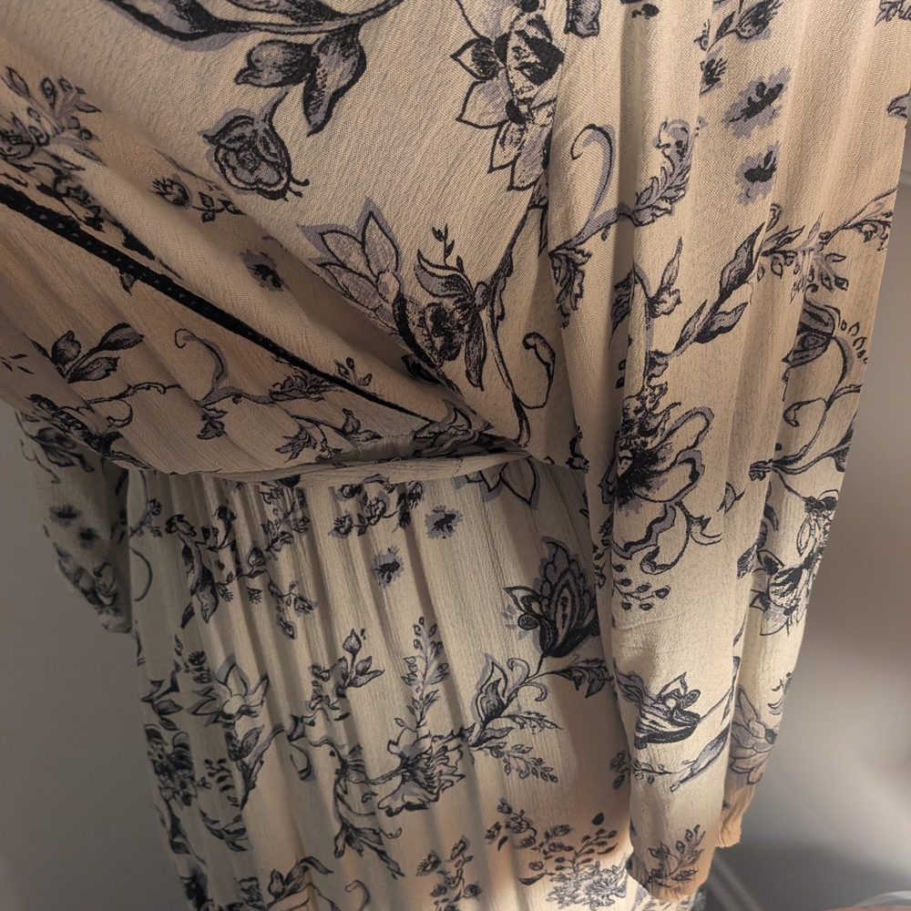 Knox Rose Black and Cream Floral Long Sleeve Dress - Picture 8 of 12